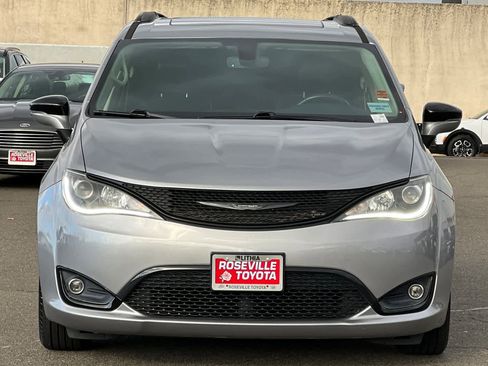 Used 2020 Chrysler Pacifica Limited image 10