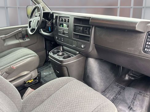 Used 2024 GMC Savana 2500 w/ Driver Convenience Package RWD image 16