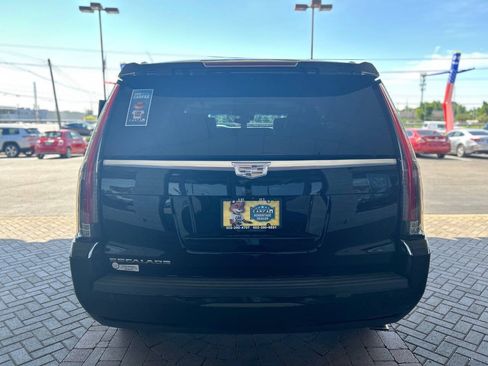 Used 2017 Cadillac Escalade Luxury AWD/4WD image 13