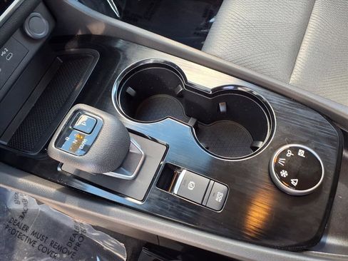 Certified 2025 Nissan Rogue SV image 23