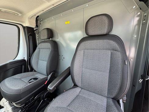 Used 2024 RAM ProMaster 2500 w/ Convenience Group FWD image 15