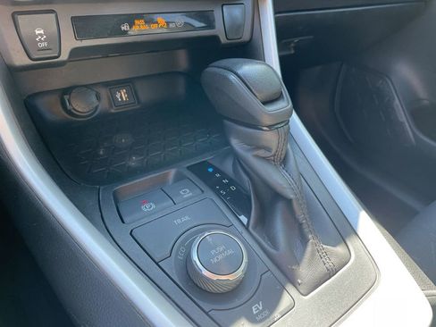 Used 2024 Toyota RAV4 XLE image 67