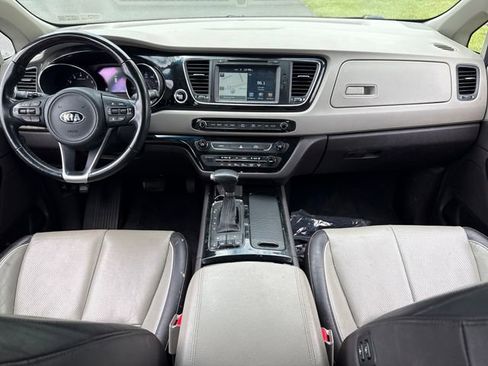 Used 2017 Kia Sedona SX Limited FWD image 19