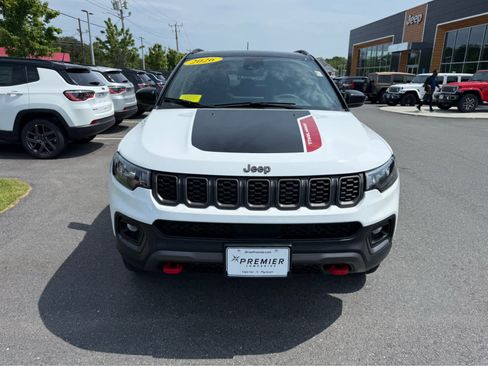 Used 2026 Jeep Compass Trailhawk w/ Sun, Sound & Navigation Group AWD/4WD image 2