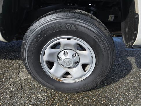 Used 2022 Toyota Tacoma SR image 10