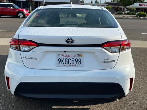 Used 2023 Toyota Corolla LE FWD image 5