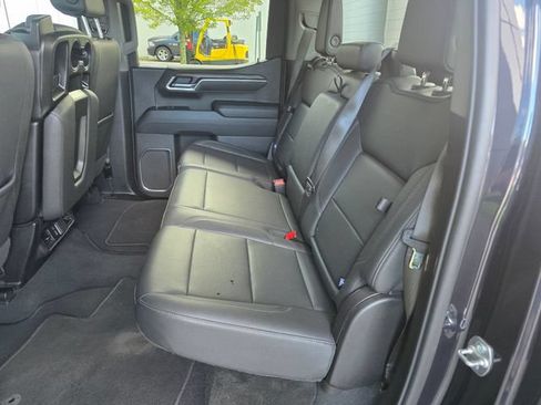 Used 2025 GMC Sierra 1500 SLT AWD/4WD image 18