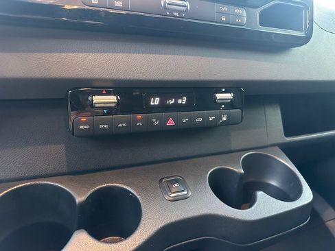 Used 2020 Mercedes-Benz Sprinter 2500 image 11