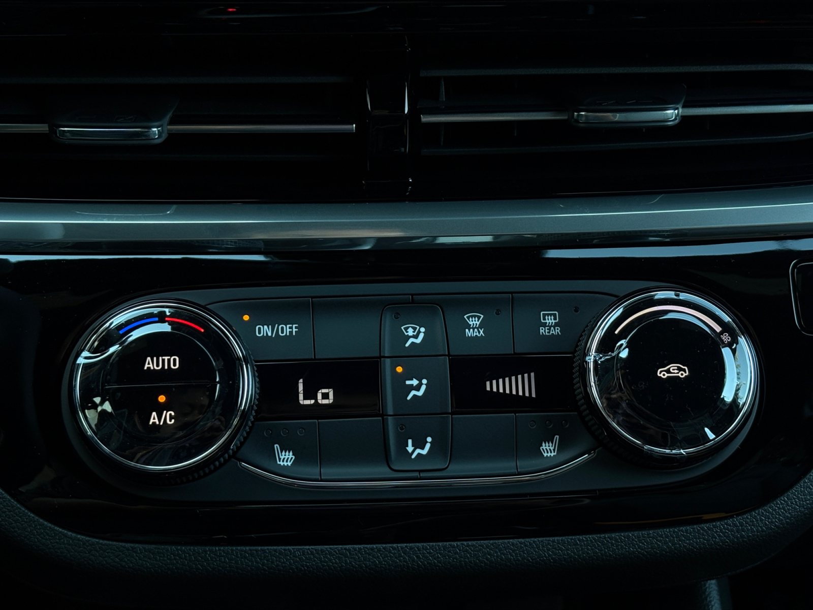 New 2026 Buick Envista Sport Touring w/ Convenience I Package FWD image 18