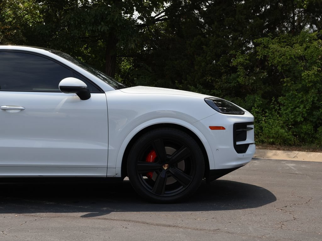 Certified 2025 Porsche Cayenne Coupe AWD/4WD image 9