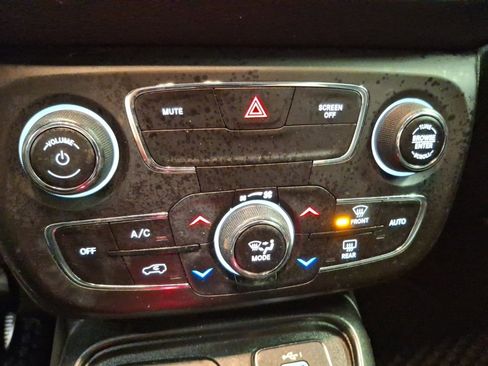 Used 2019 Jeep Compass Trailhawk image 24