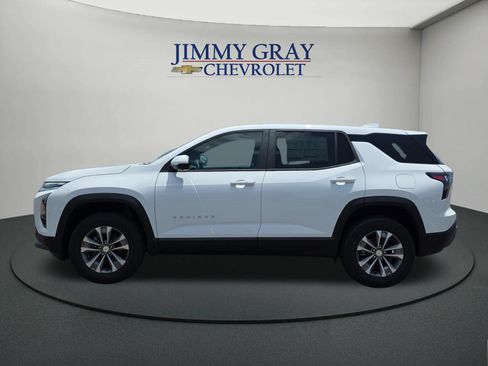 New 2026 Chevrolet Equinox LT w/ Convenience Package II FWD image 2