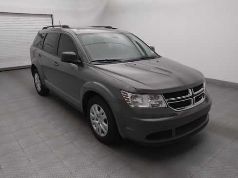 Used 2020 Dodge Journey SE w/ SE Popular Equipment Group FWD image 13