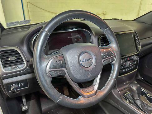 Used 2019 Jeep Grand Cherokee Laredo image 26