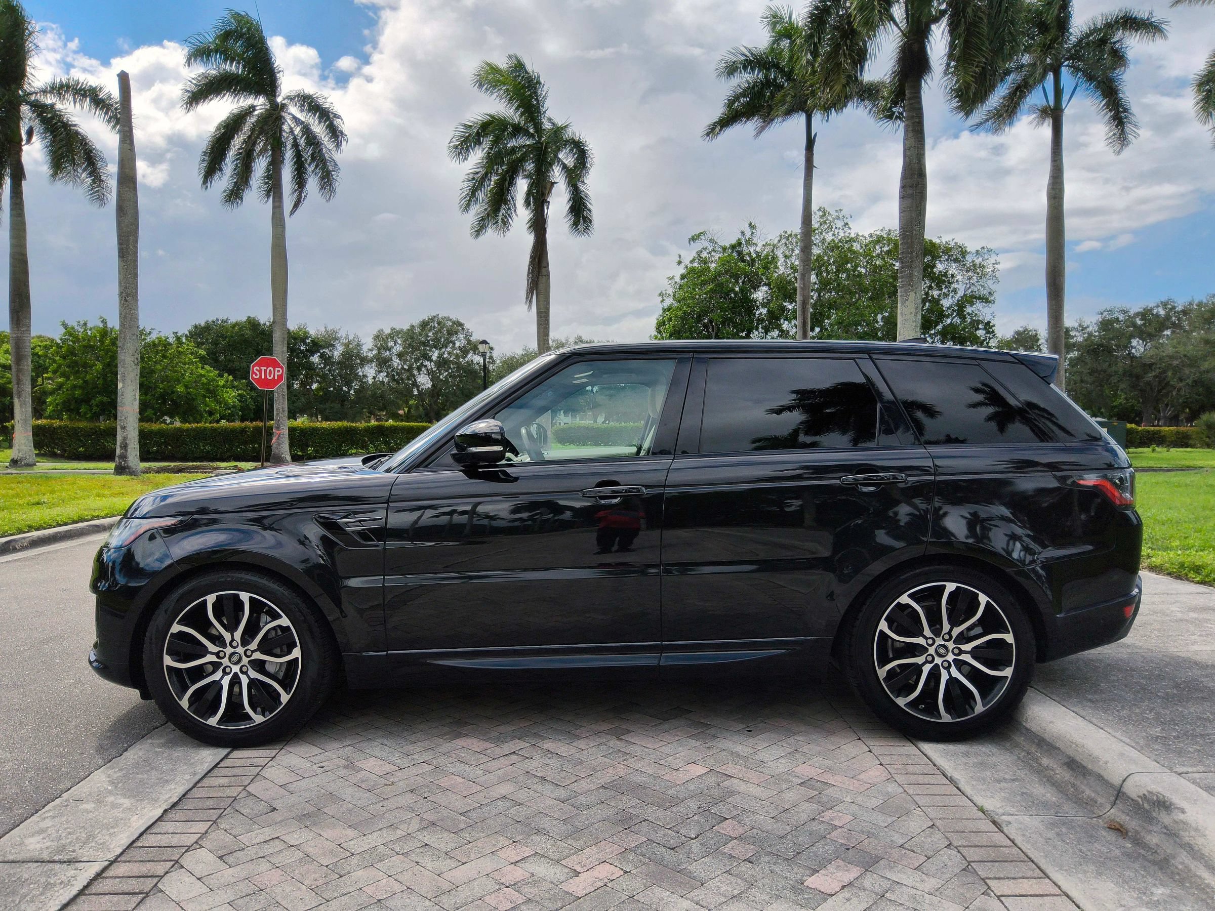 Used 2021 Land Rover Range Rover Sport HSE Silver Edition AWD/4WD image 20