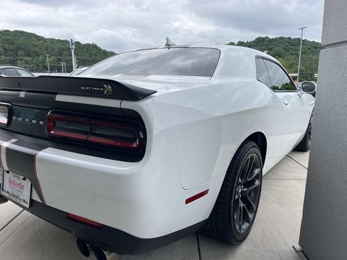 Used 2022 Dodge Challenger R/T Scat Pack RWD image 3