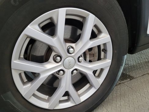 Used 2022 Jeep Grand Cherokee L Limited image 31