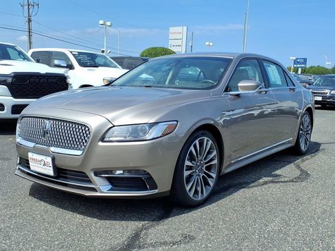 Used 2019 Lincoln Continental Select AWD/4WD image 3