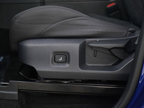 Used 2025 Toyota Tacoma SR5 image 21