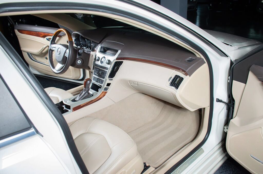 Used 2014 Cadillac CTS Luxury RWD image 4
