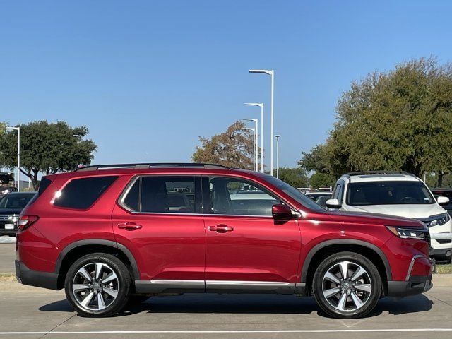 Used 2025 Honda Pilot Elite image 3