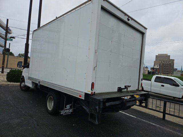 Used 2021 Chevrolet Express 3500 w/ Driver Convenience Package RWD image 5