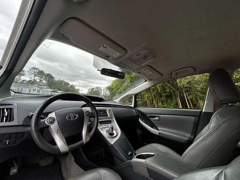 Used 2014 Toyota Prius Two image 22