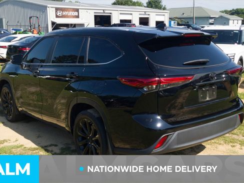 Used 2023 Toyota Highlander XLE FWD image 5