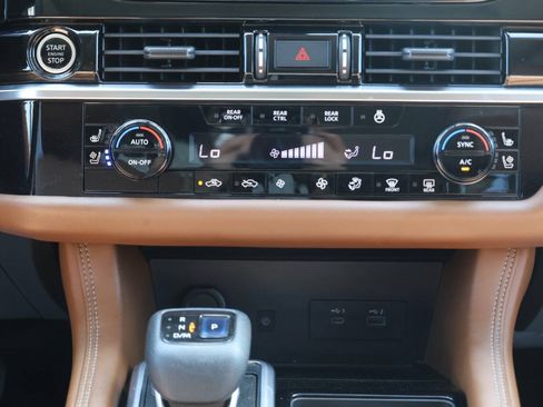Used 2022 Nissan Pathfinder Platinum w/ Cargo Package AWD/4WD image 22