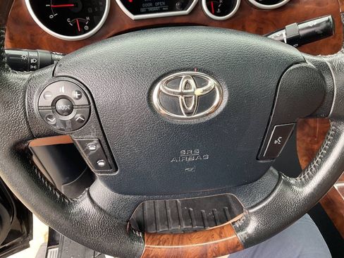 Used 2012 Toyota Tundra Limited w/ Platinum Pkg AWD/4WD image 27