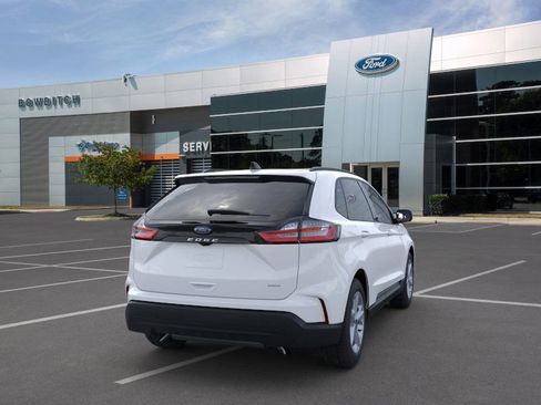 New 2024 Ford Edge SE image 8
