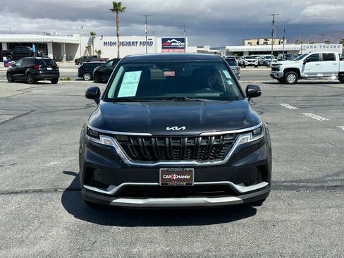 Used 2022 Kia Carnival LX FWD image 10