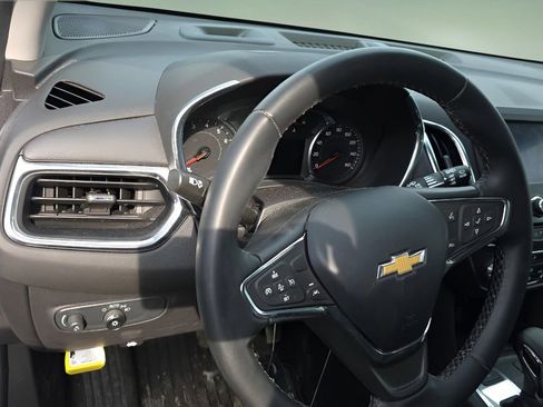 Used 2024 Chevrolet Equinox LT image 8