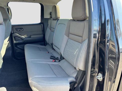 Used 2023 Nissan Frontier SV w/ Tow Package image 25