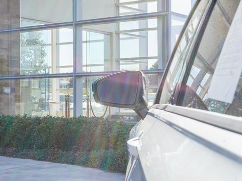 Used 2022 Volkswagen Tiguan SE R-Line image 12