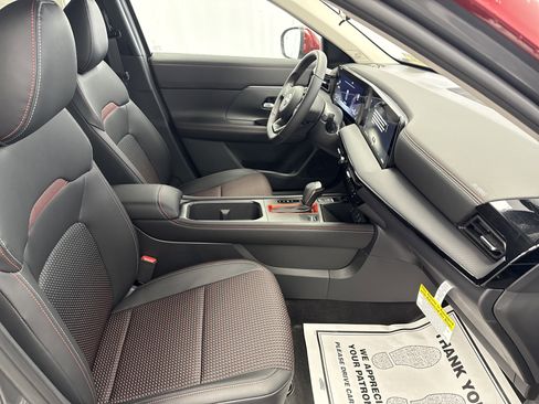 New 2026 Nissan Kicks SR image 12