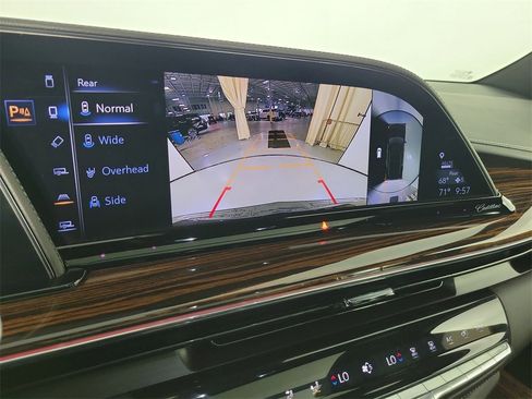 Certified 2022 Cadillac Escalade Premium Luxury w/ Performance Package image 28