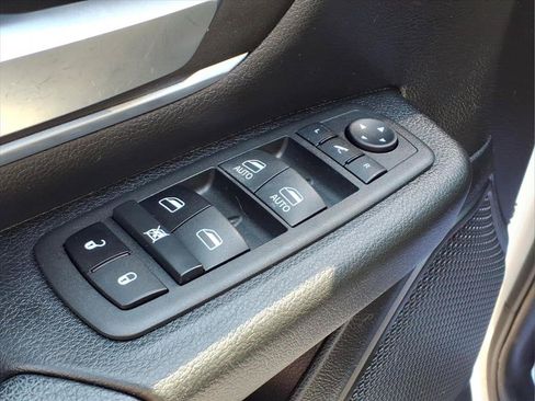 Used 2022 RAM 1500 Big Horn AWD/4WD image 17