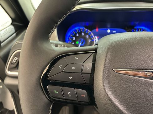 Used 2023 Chrysler Pacifica Limited w/ S Appearance Package AWD/4WD image 26