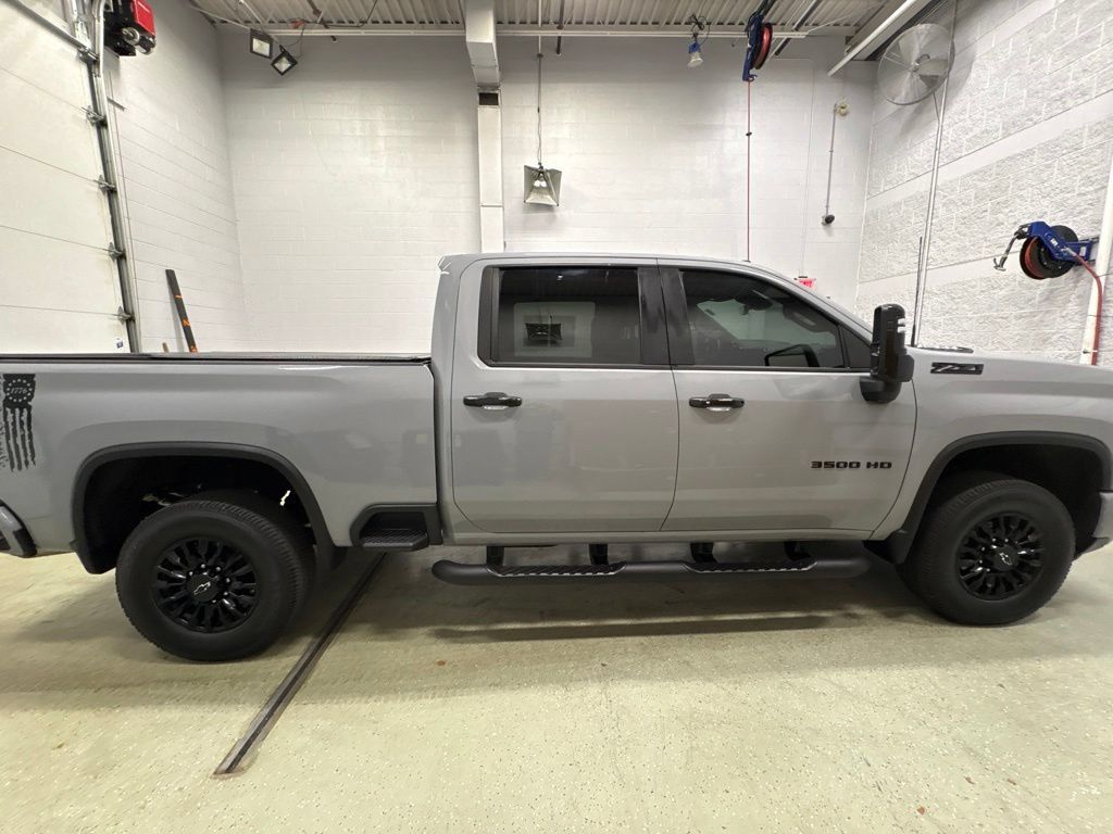 Used 2024 Chevrolet Silverado 3500 LTZ w/ LTZ Plus Package AWD/4WD image 3