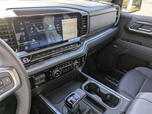 Used 2025 Chevrolet Silverado 1500 LTZ image 21