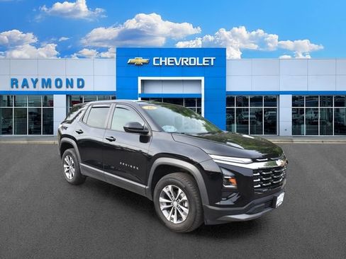 Certified 2026 Chevrolet Equinox LT w/ LPO, Floor Liner Package AWD/4WD image 11