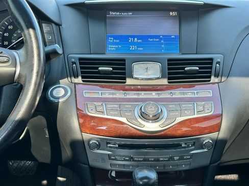 Used 2017 INFINITI Q70 L 3.7 AWD/4WD image 12