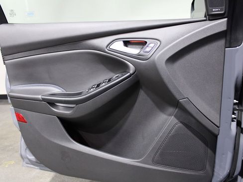 Used 2017 Ford Focus RS image 25