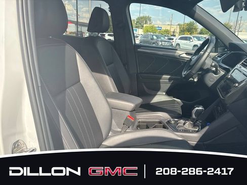 Used 2023 Volkswagen Tiguan SE R-Line AWD/4WD image 18