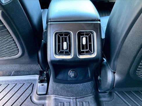 Used 2024 Kia Sorento S AWD/4WD image 16