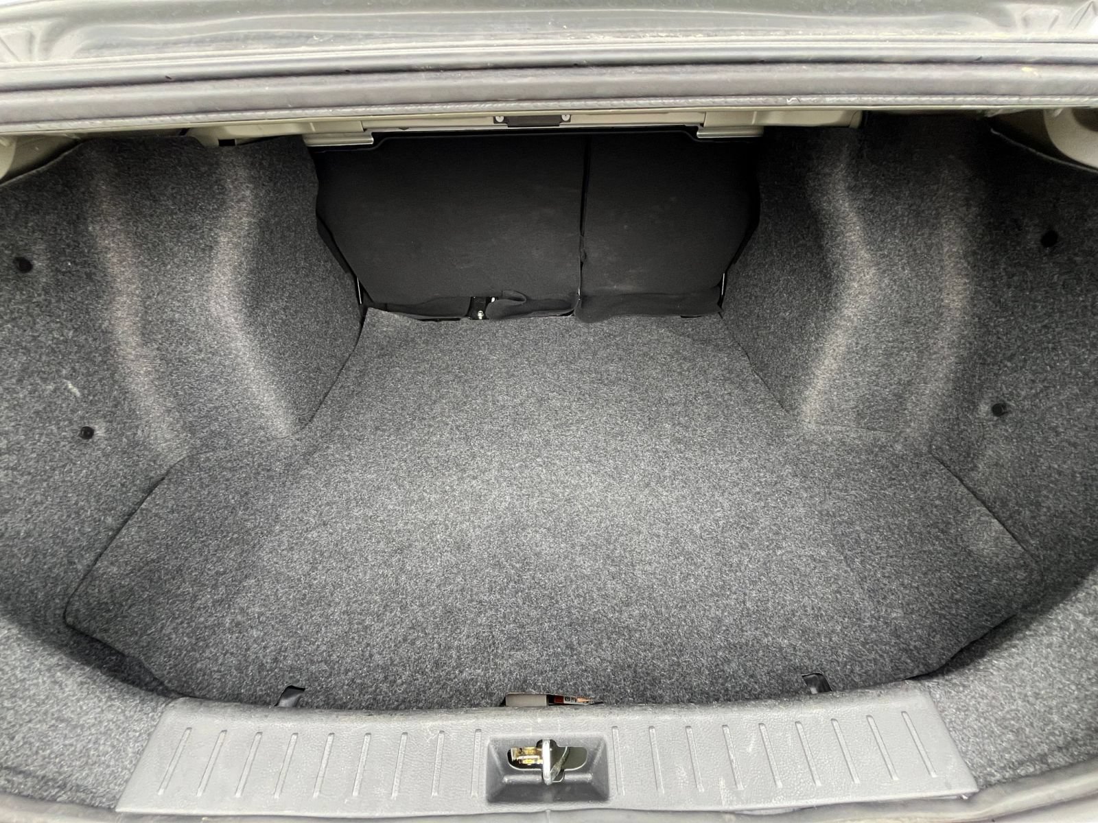 Used 2025 Nissan Versa SV FWD image 30