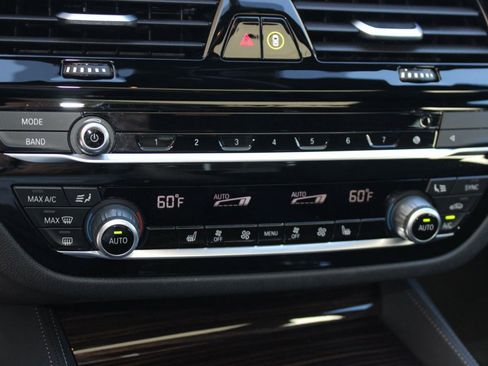 Used 2023 BMW 540i w/ M Sport Package image 19