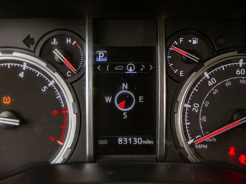 Used 2020 Toyota 4Runner Venture w/ Moonroof Package image 17