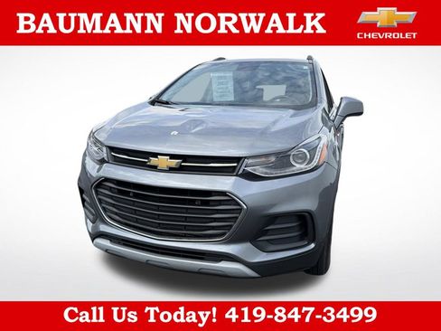 Used 2020 Chevrolet Trax LT w/ LT Convenience Package AWD/4WD image 4